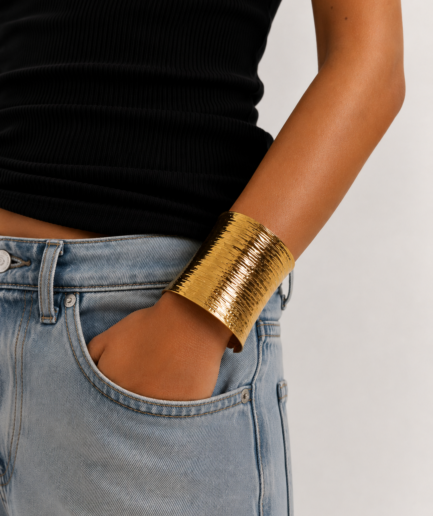 Bracelet Manchette Dorée Martelée